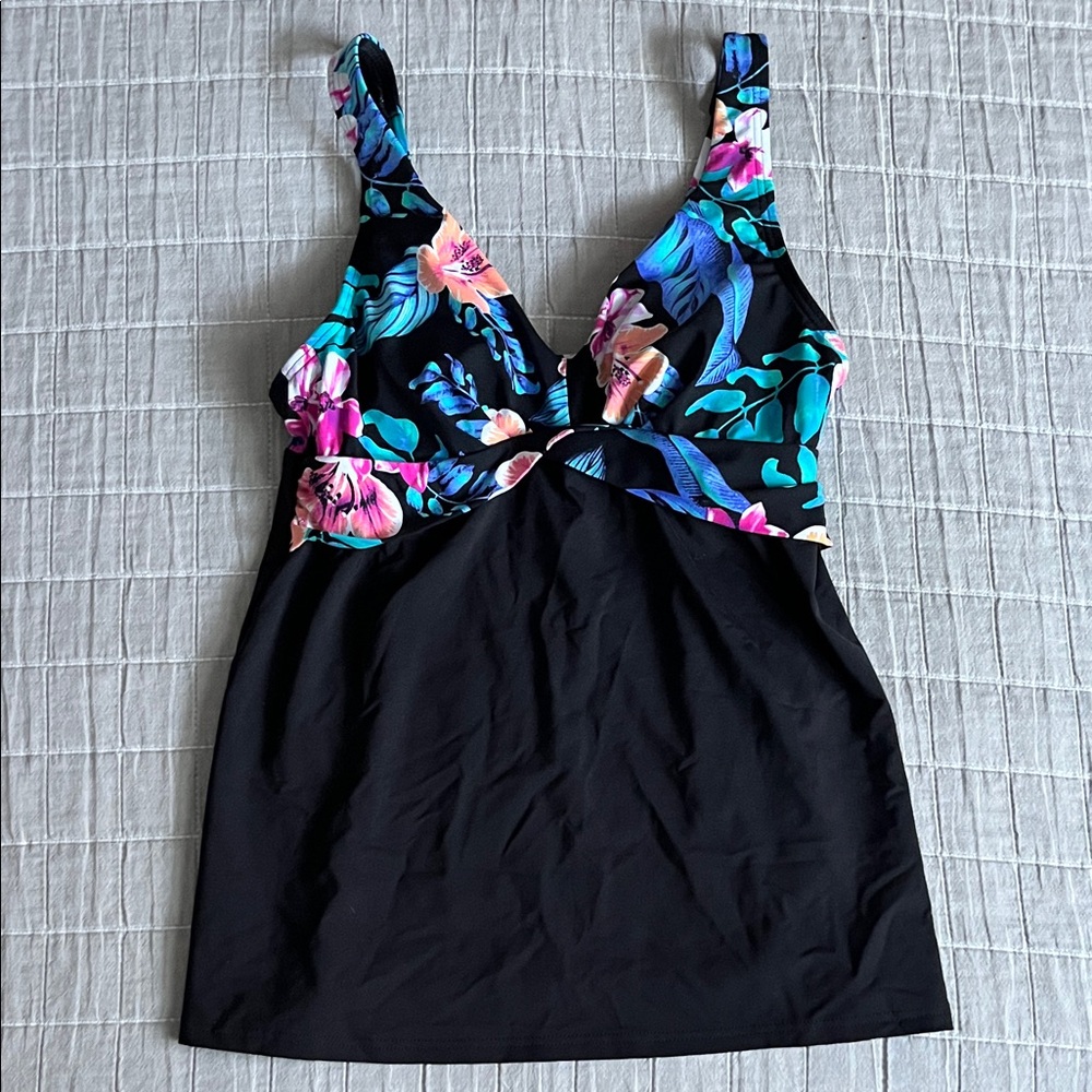 Lands' End Floral Black Women's Tankini Top; never worn; flattering! Size 2 Cute